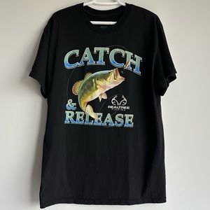 Realtree Fishing Men's Vibrant Graphic T-shirt Large